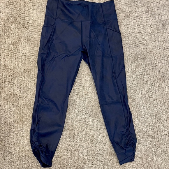 Zyia Navy Metallic Pocket Light n Tight Hi-Rise Capri Legging, Size 12,  EUC - Picture 1 of 5